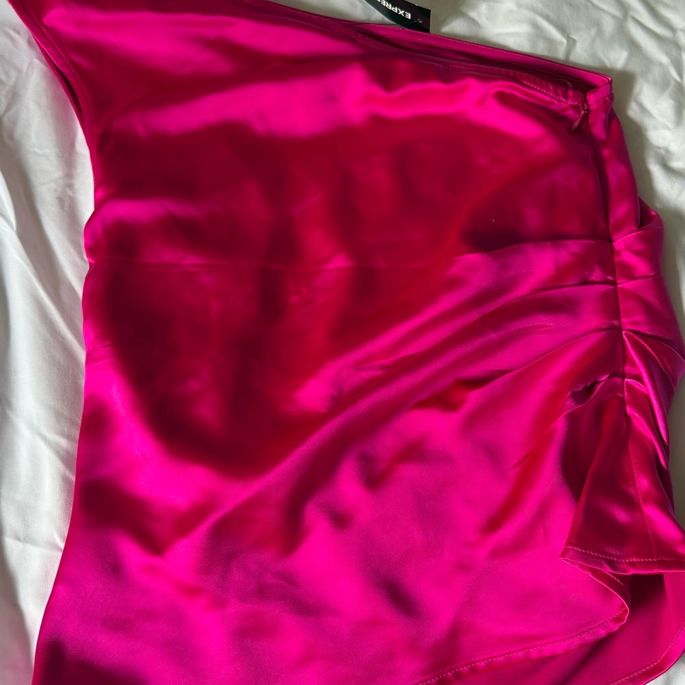 Express One-Shoulder Ruffle Top in Fuchsia - Picture 5 of 7